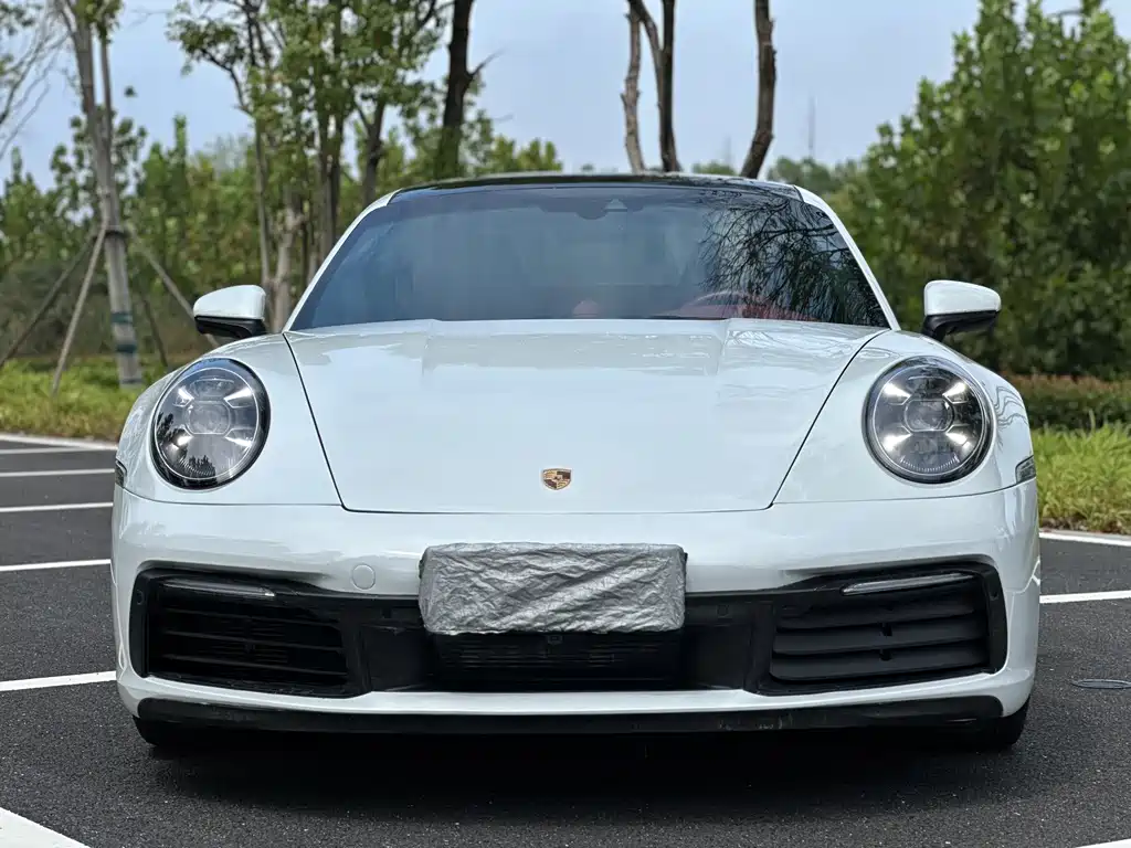 PORSCHE 911