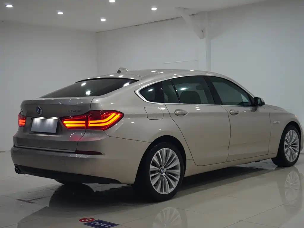 BMW 5 Series GT 5 GT 2014 528i Luxury