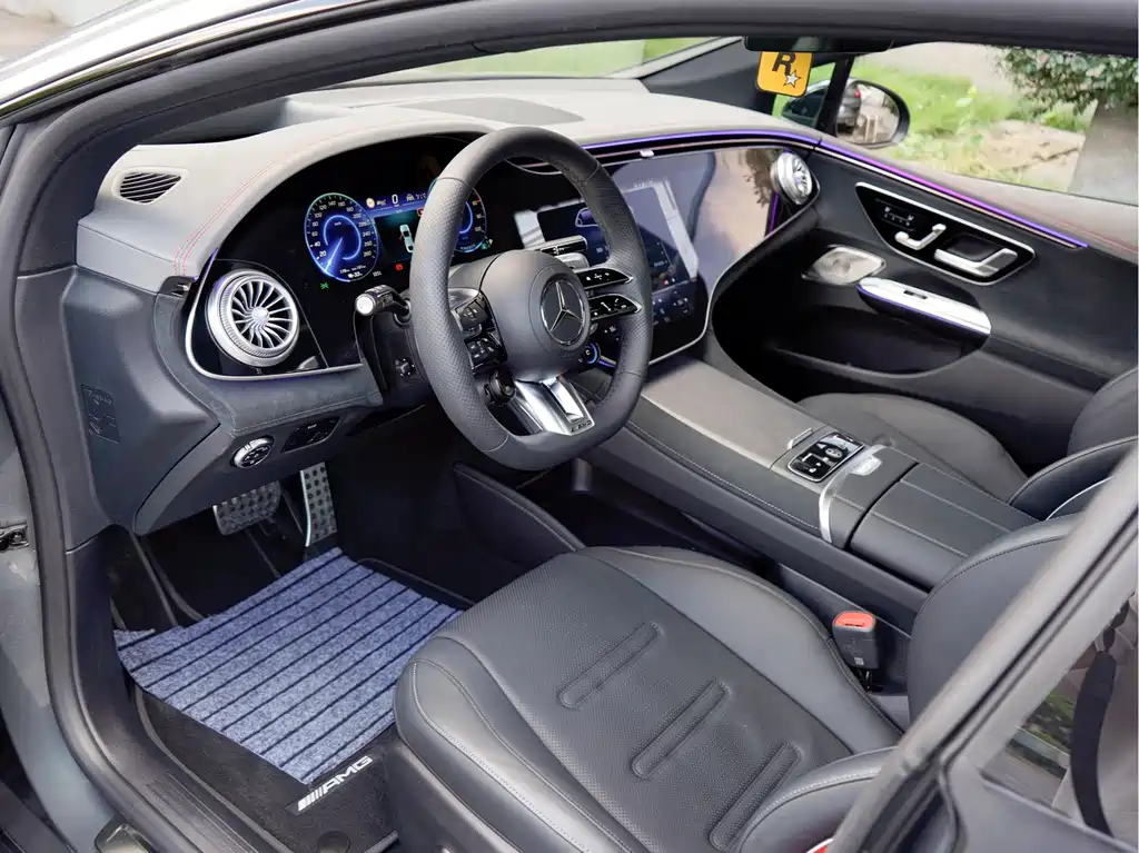 Mercedes-Benz EQE AMG — миниатюра 10