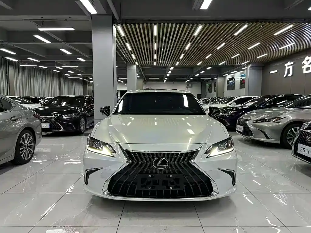 Lexus ES — миниатюра 2
