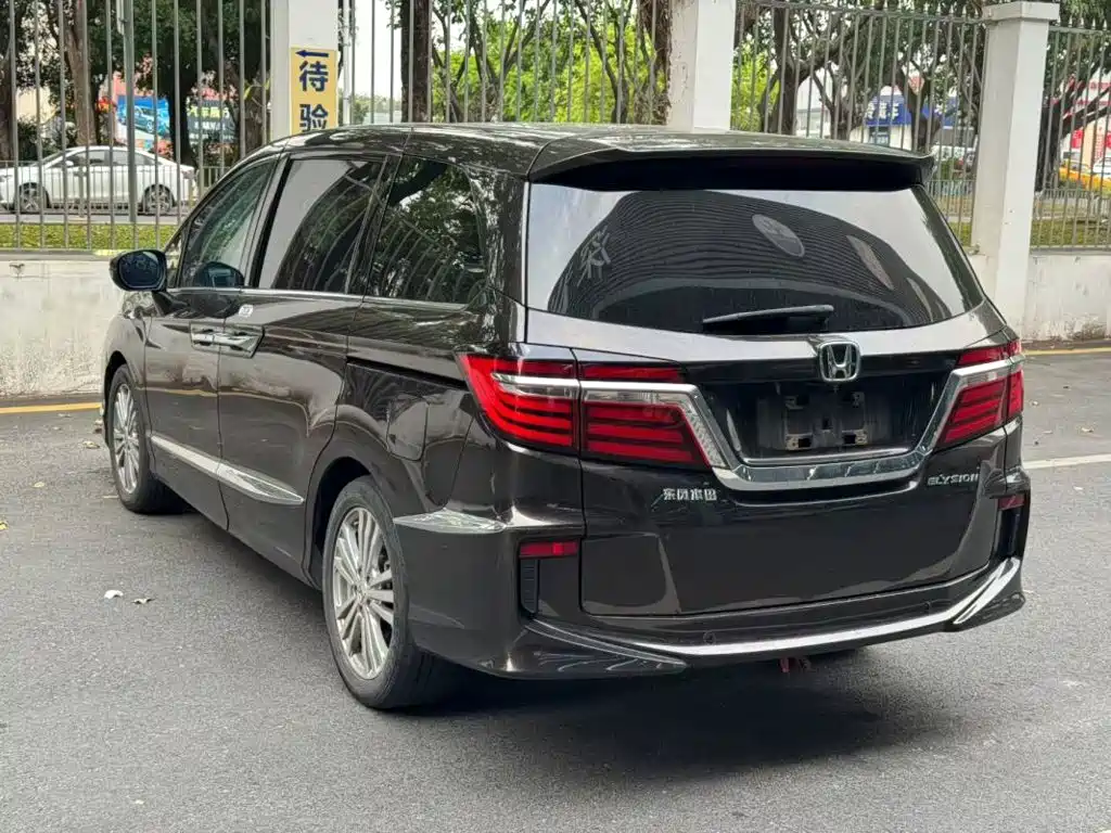 Honda Elysion — миниатюра 4