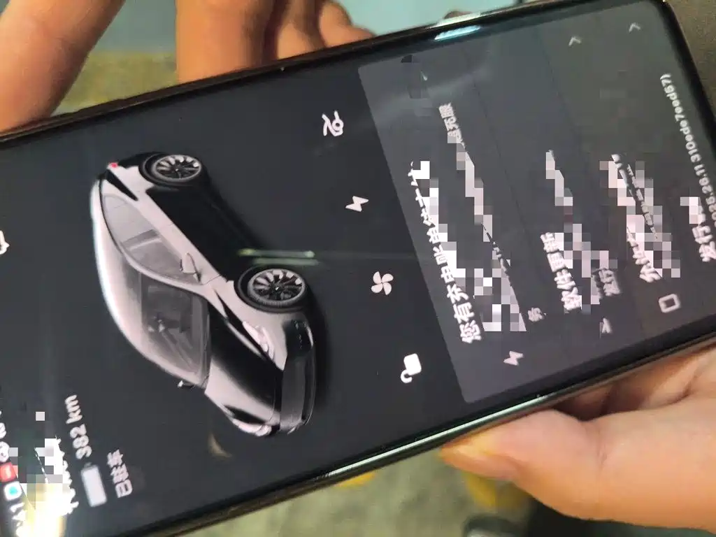 Tesla Model Y — миниатюра 12
