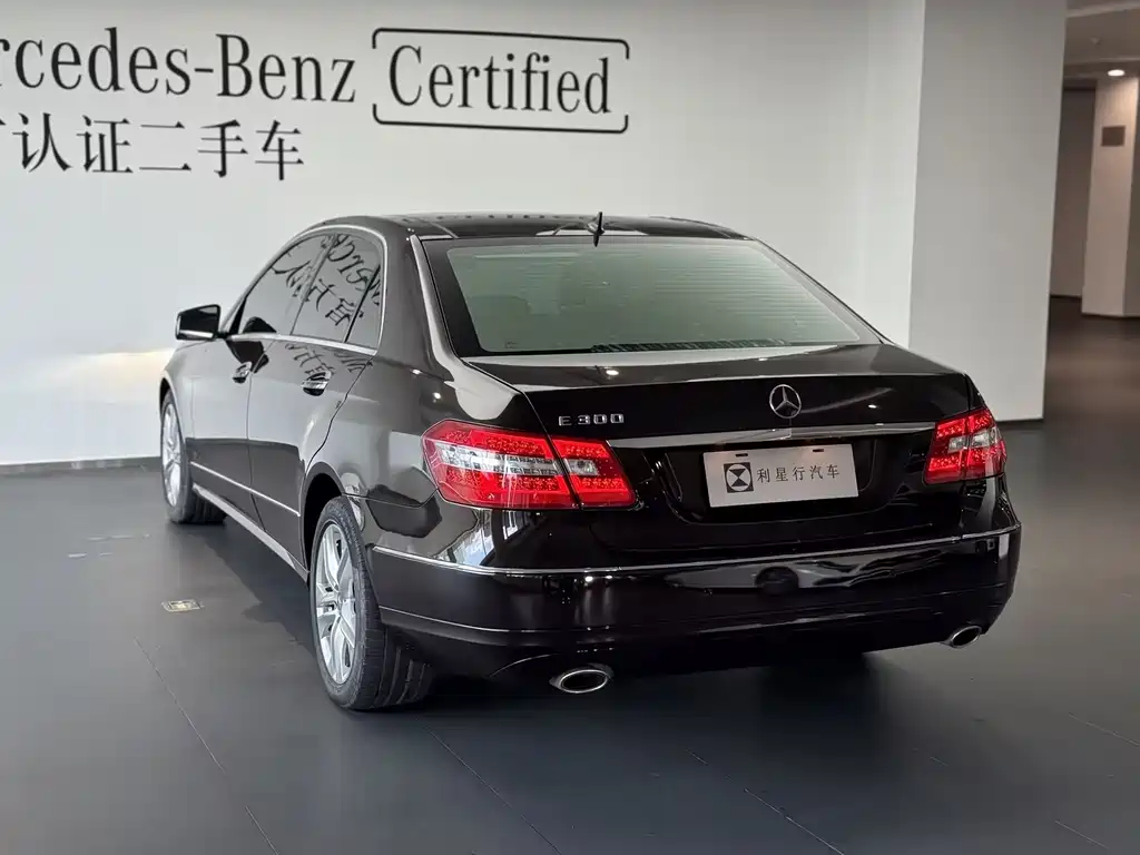 Mercedes-Benz E-Class (Import) — миниатюра 4
