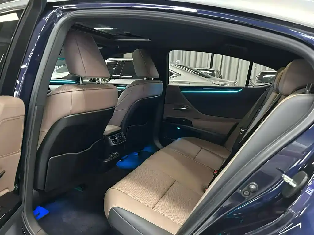 Lexus ES — миниатюра 6