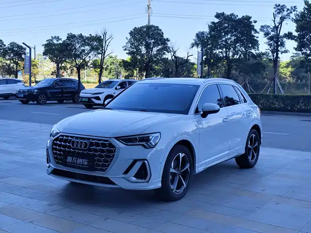 AUDI Q3 2025