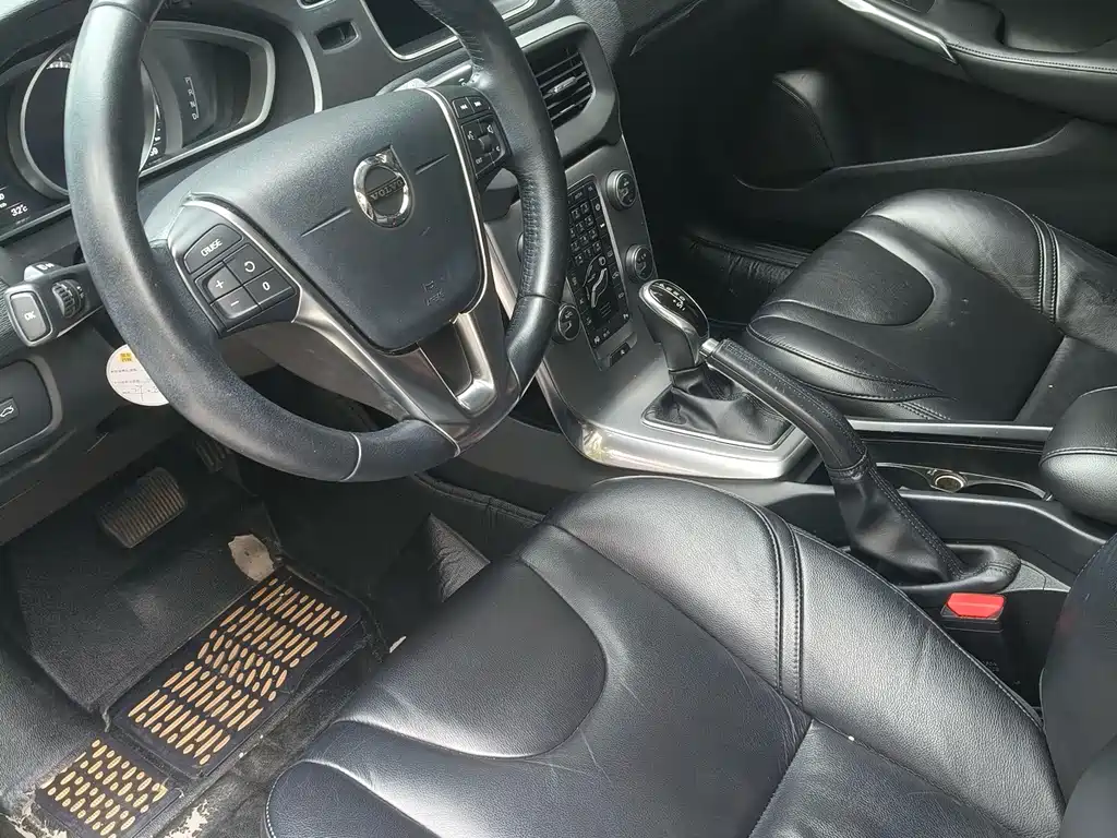 Volvo V40 — миниатюра 7