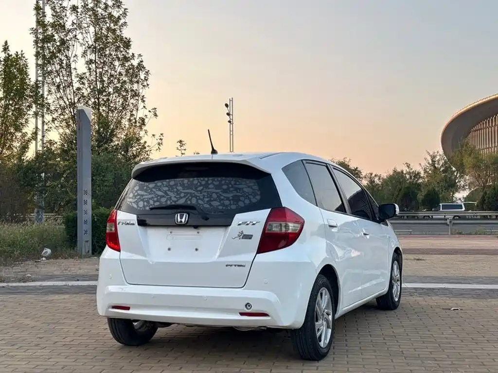Honda Fit — миниатюра 4