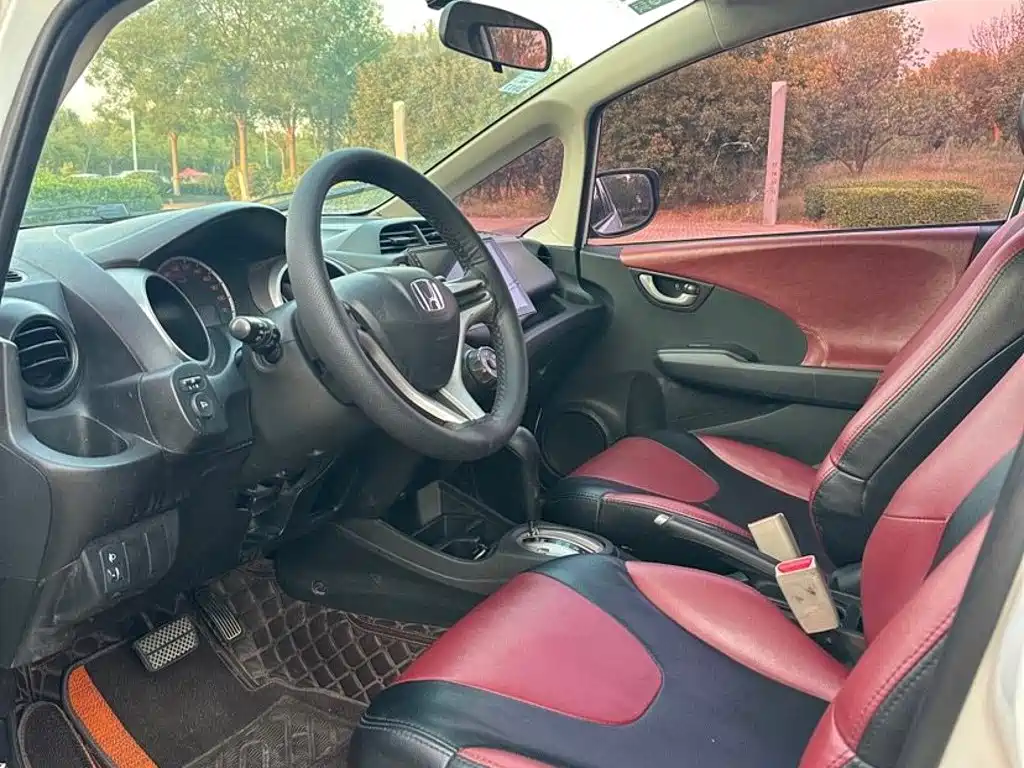 Honda Fit — миниатюра 8