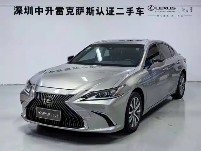 LEXUS ES 2020