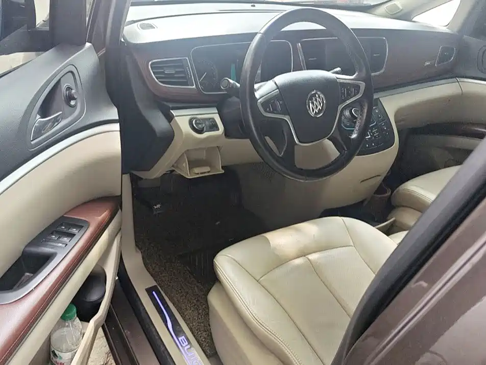 Buick GL8 — миниатюра 7