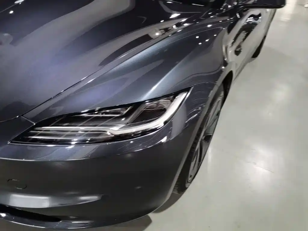 Tesla Model 3 — миниатюра 24