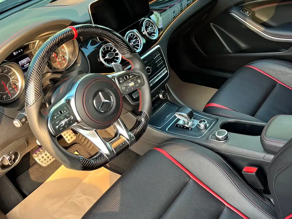 Mercedes-Benz GLA AMG — миниатюра 11