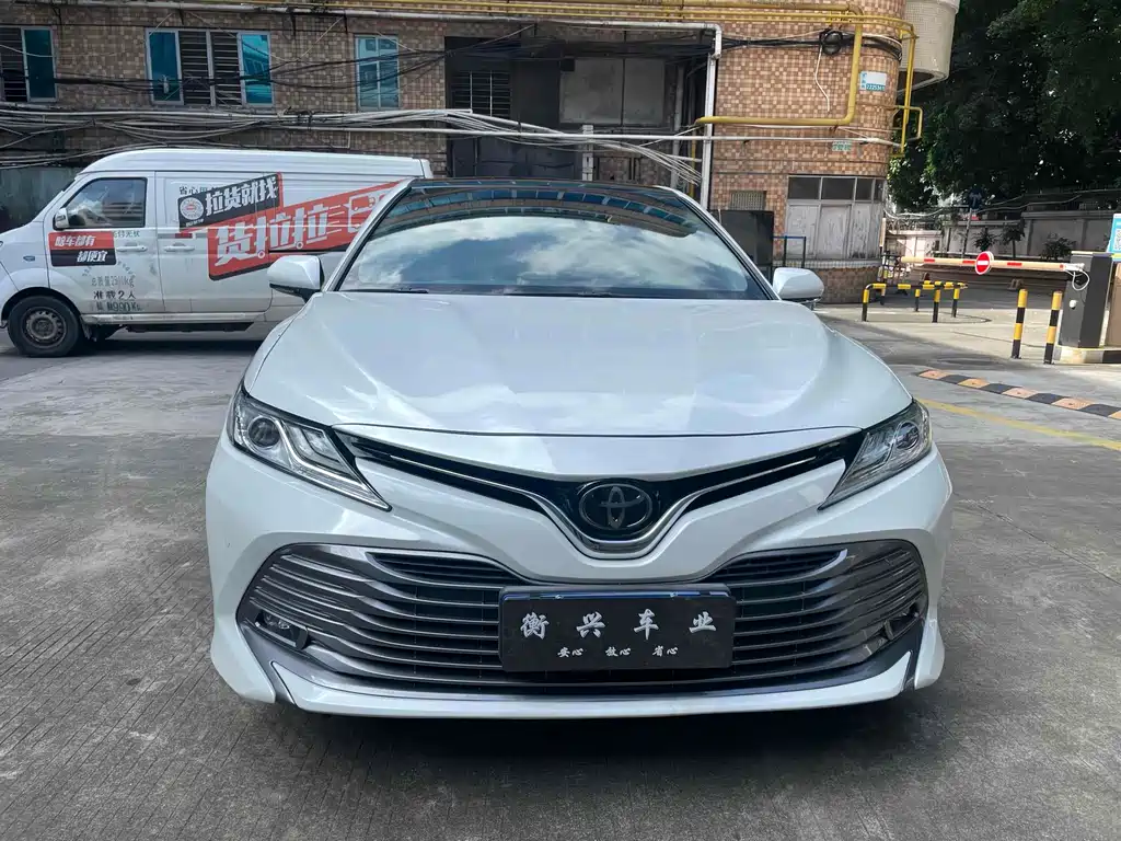 TOYOTA CAMRY