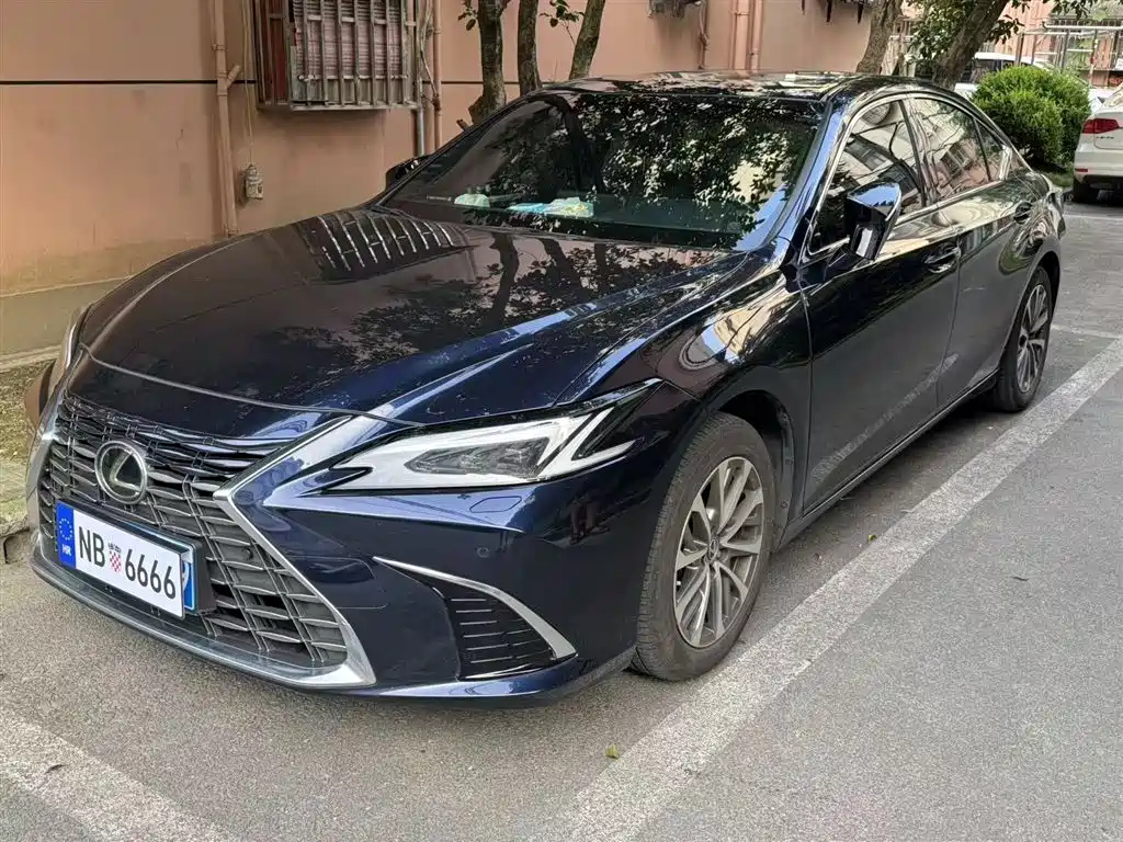 Lexus ES 2025 200 Premium