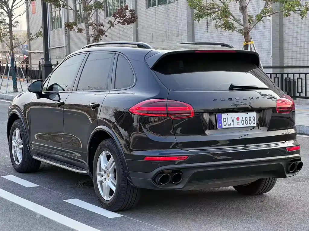 PORSCHE CAYENNE