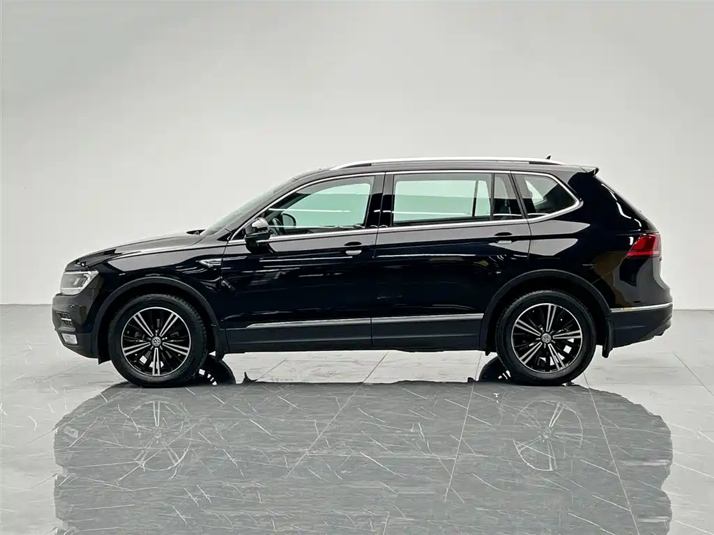 Volkswagen Tiguan L L 2020 330TSI AT Comfort VI