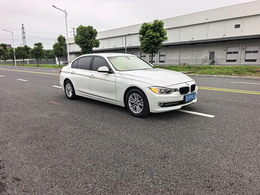 BMW 3 Series — миниатюра 3