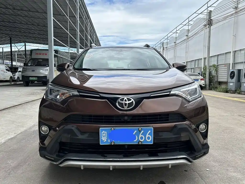 Toyota RAV4 — миниатюра 2