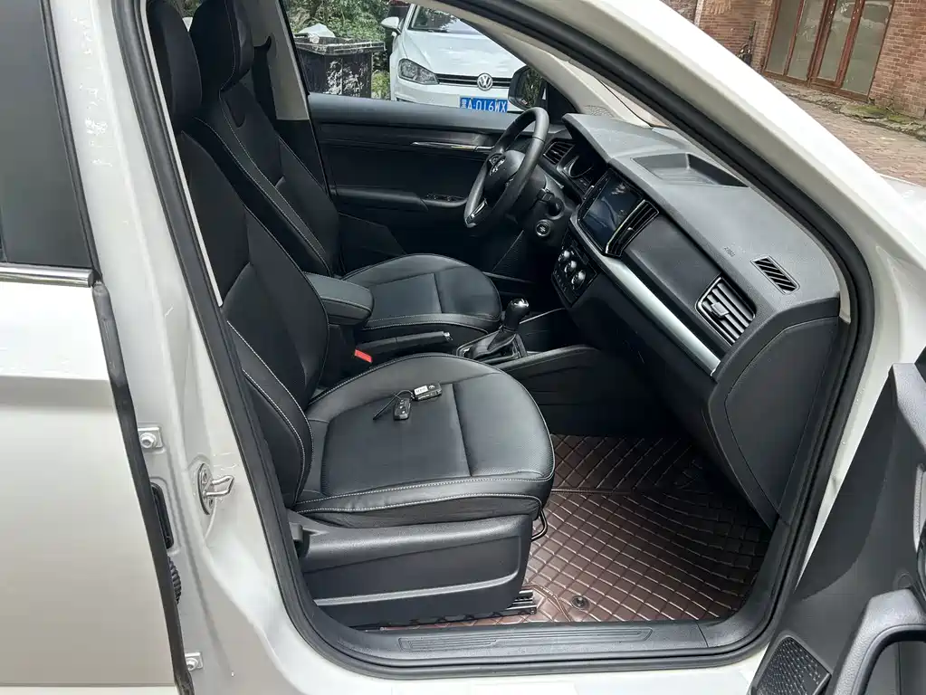 Skoda Kamiq Facelift 1.5L Auto Comfort Enjoy Edition, фото 16
