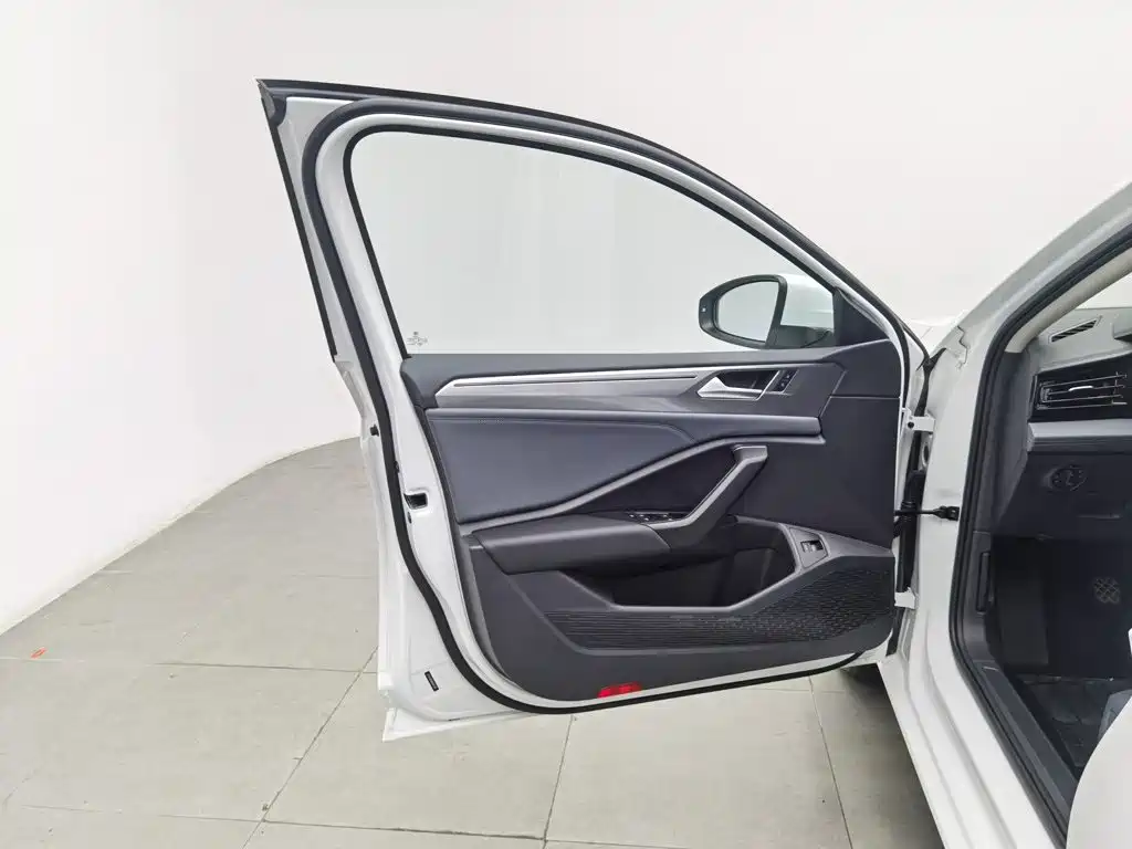 Volkswagen Sagitar — миниатюра 8