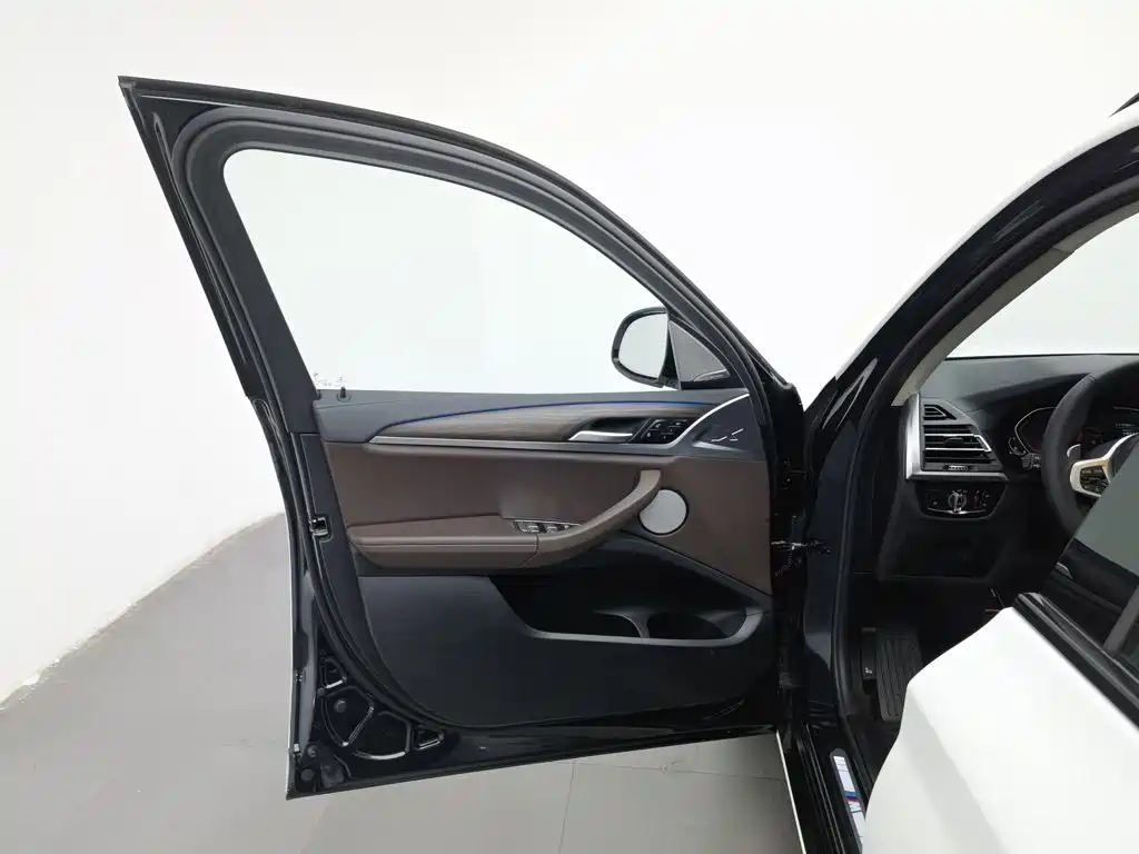 BMW X3 — миниатюра 8