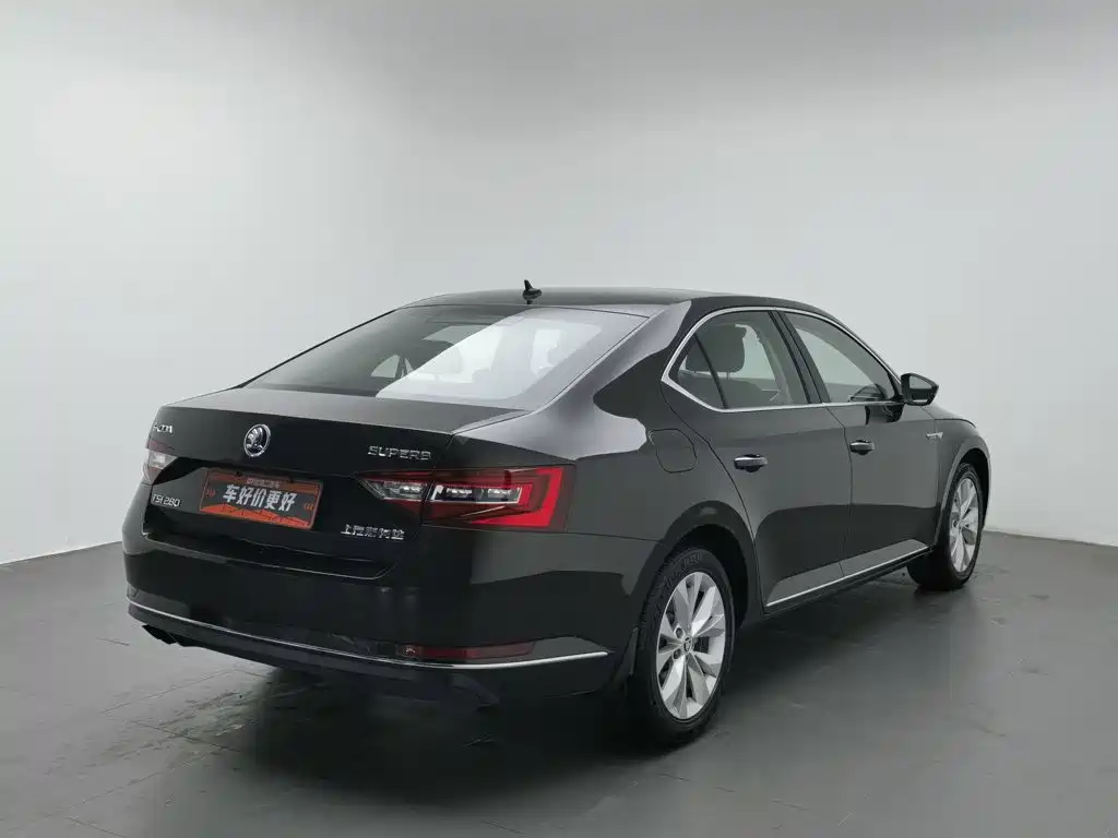 Skoda Superb — миниатюра 2