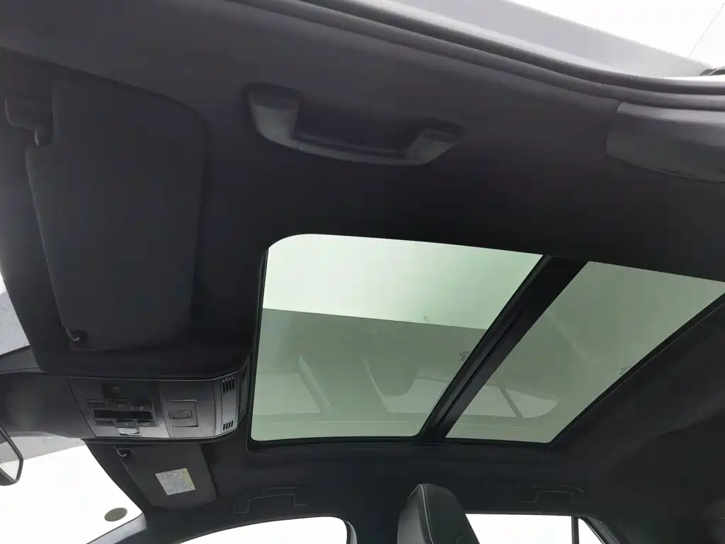 Volkswagen T-Roc — миниатюра 14