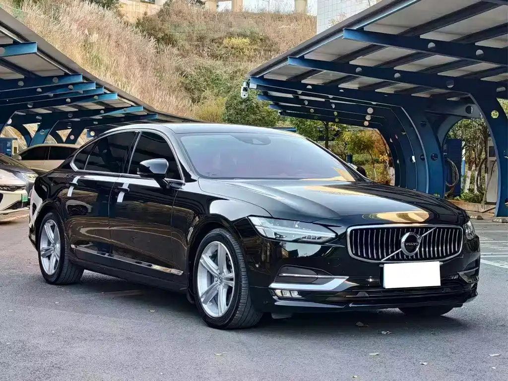Volvo S90 2018 T4