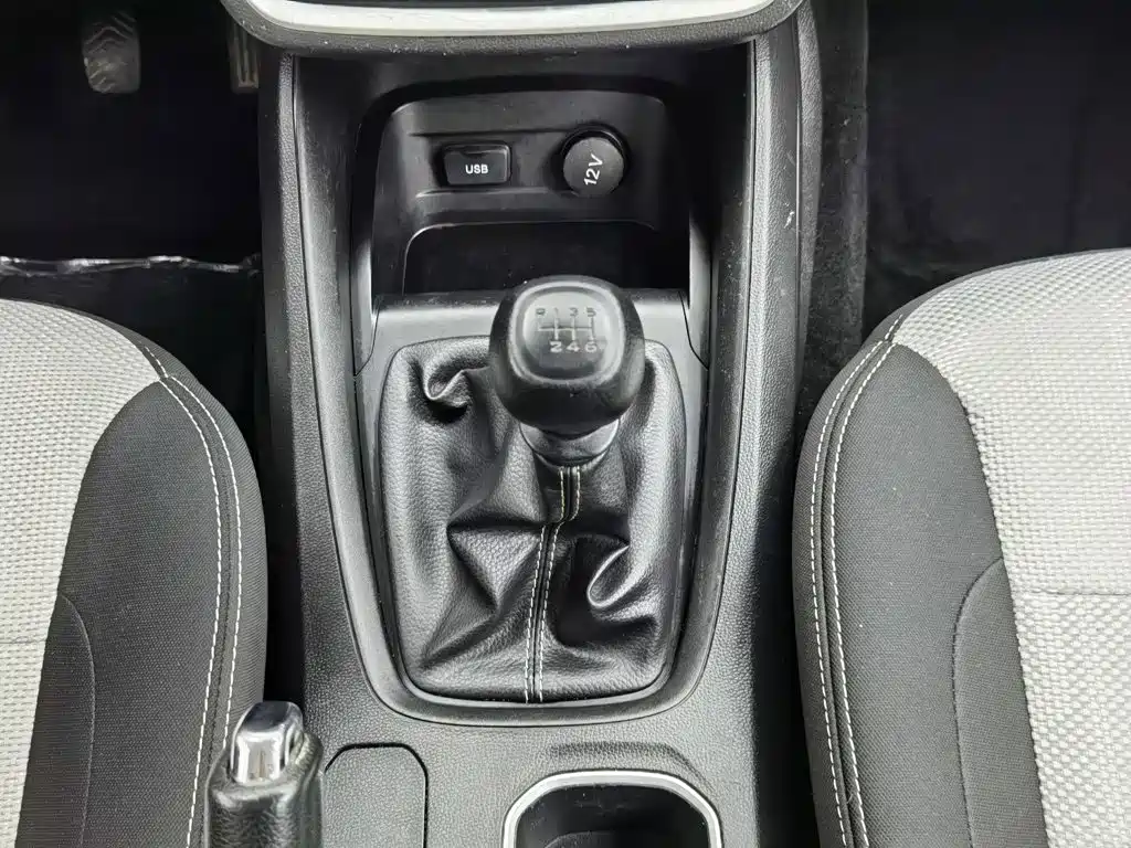 Wuling Hongguang S3 — миниатюра 13