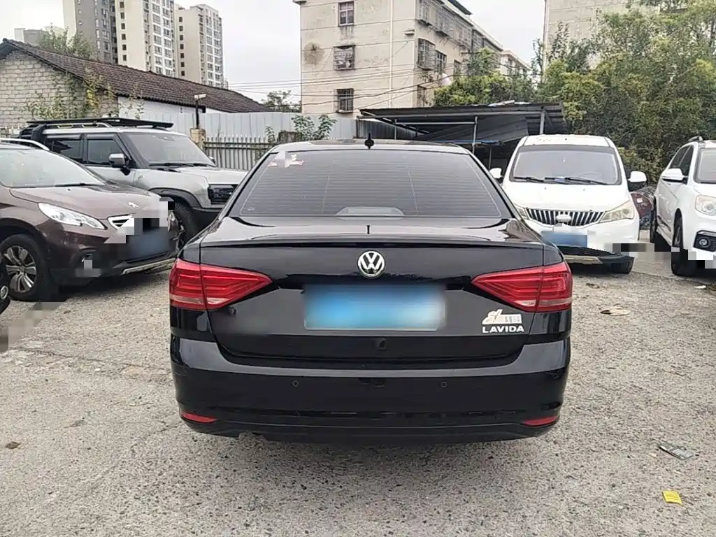 Volkswagen Lavida — миниатюра 6