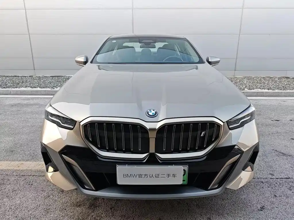 BMW I5
