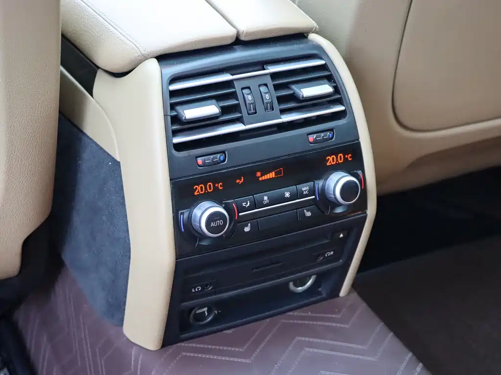 BMW 7 Series — миниатюра 15