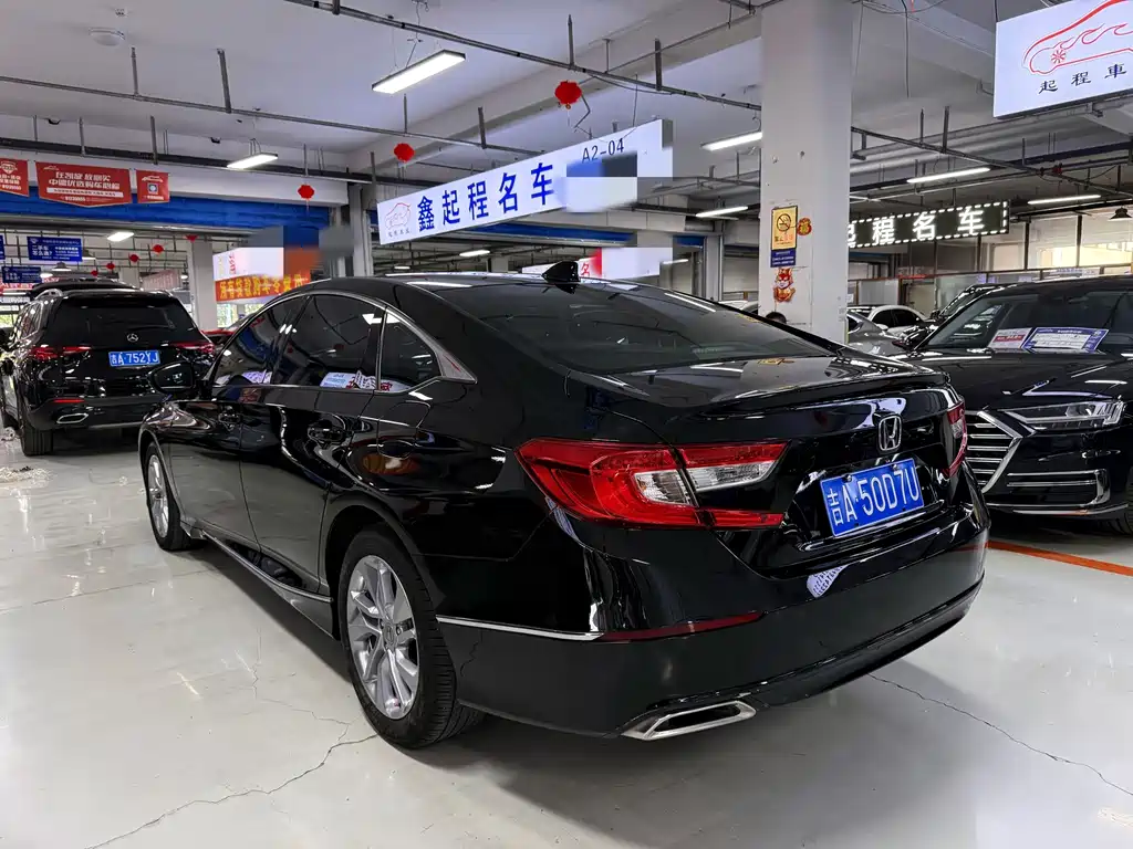 Honda Accord — миниатюра 9