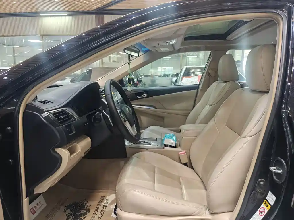 Toyota Camry — миниатюра 7
