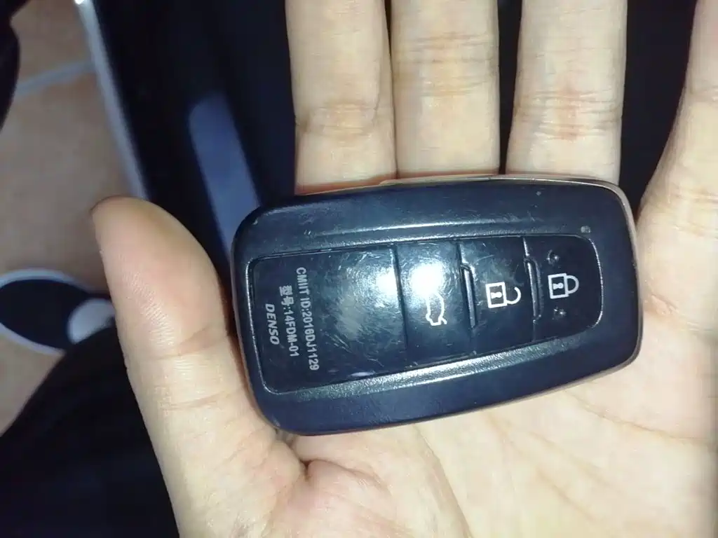 Toyota Camry — миниатюра 9