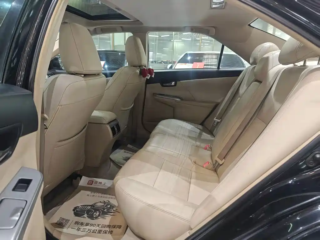 Toyota Camry — миниатюра 8