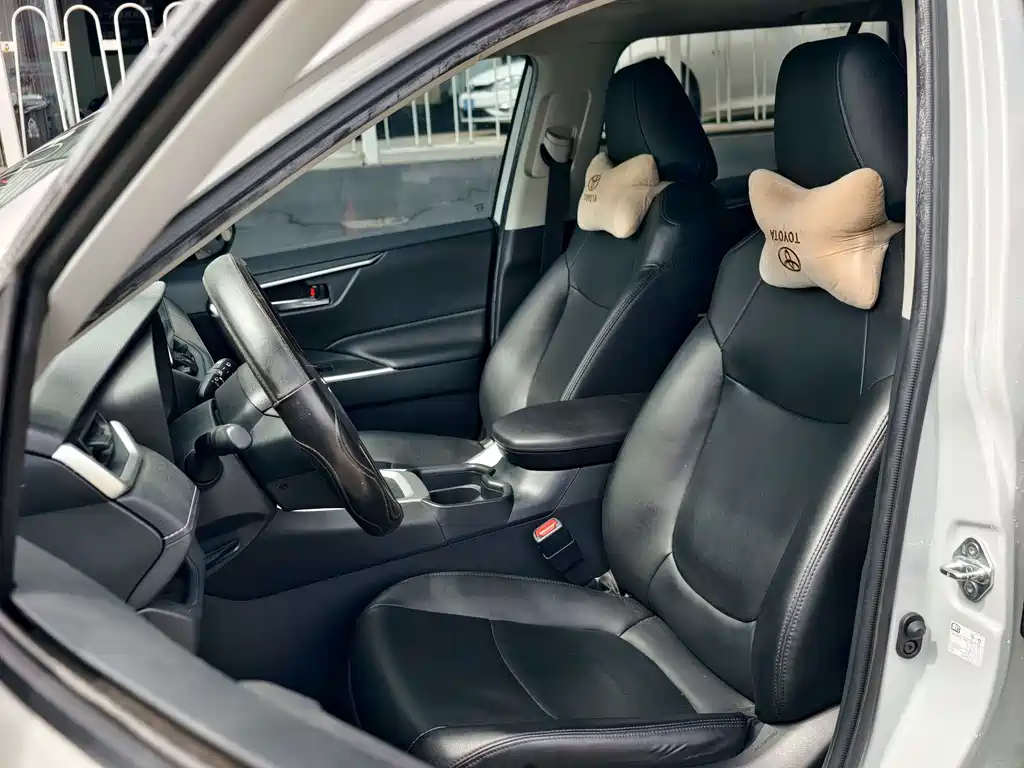 Toyota RAV4 2022 2.0L CVT