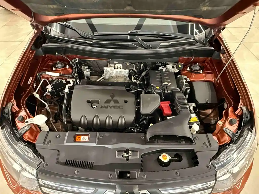 Mitsubishi Outlander (Import) — миниатюра 20