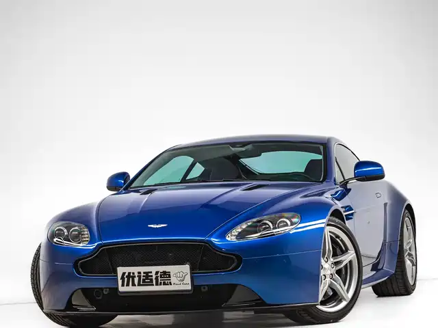 Aston Martin V8