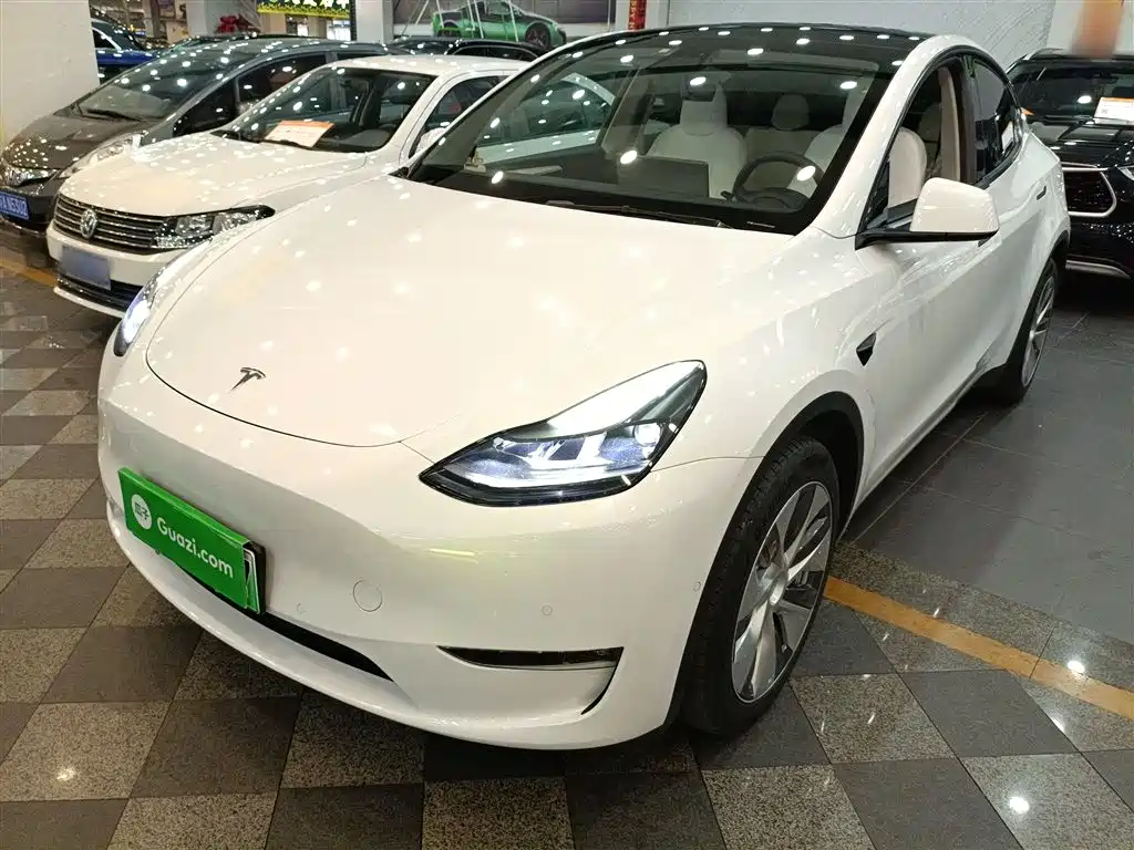 Tesla Model Y 2022
