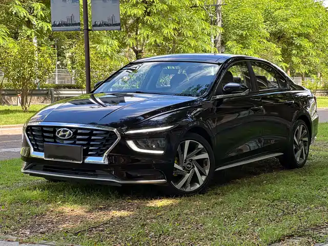 MODERN NAME PICTURE 2021