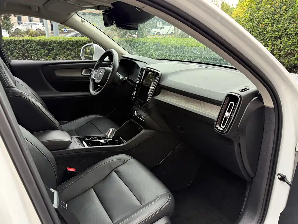 Volvo XC40 — миниатюра 14