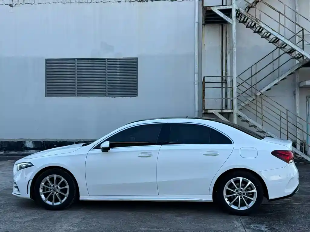 MERCEDES-BENZ A CLASS