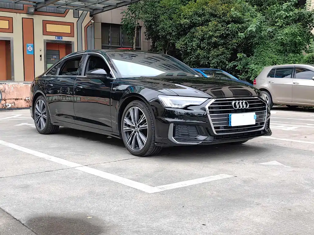 Audi A6L 2022 40 TFSI Luxury