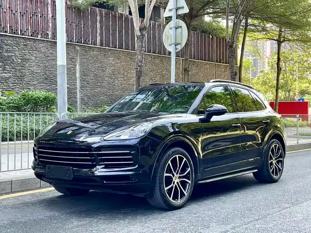 PORSCHE CAYENNE