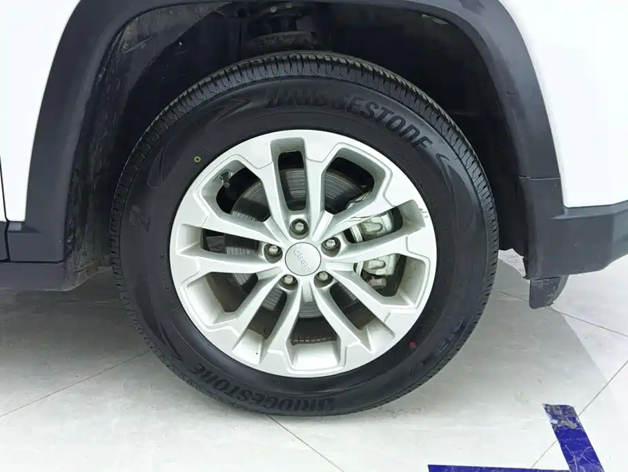 Jeep Compass — миниатюра 6