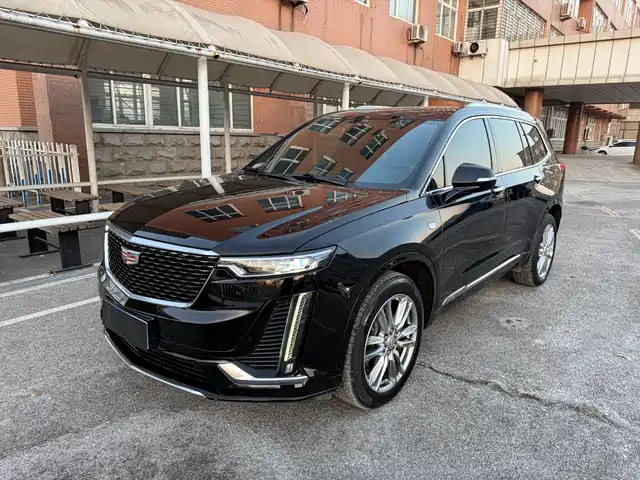 CADILLAC XT6