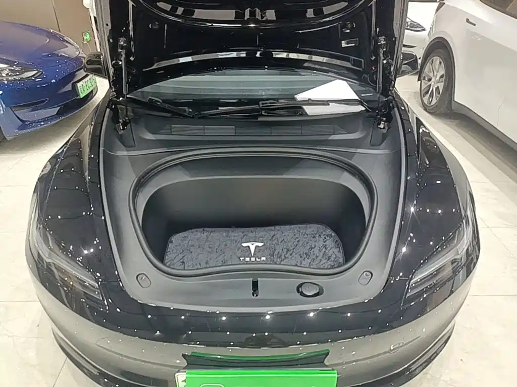 Tesla Model 3 — миниатюра 20