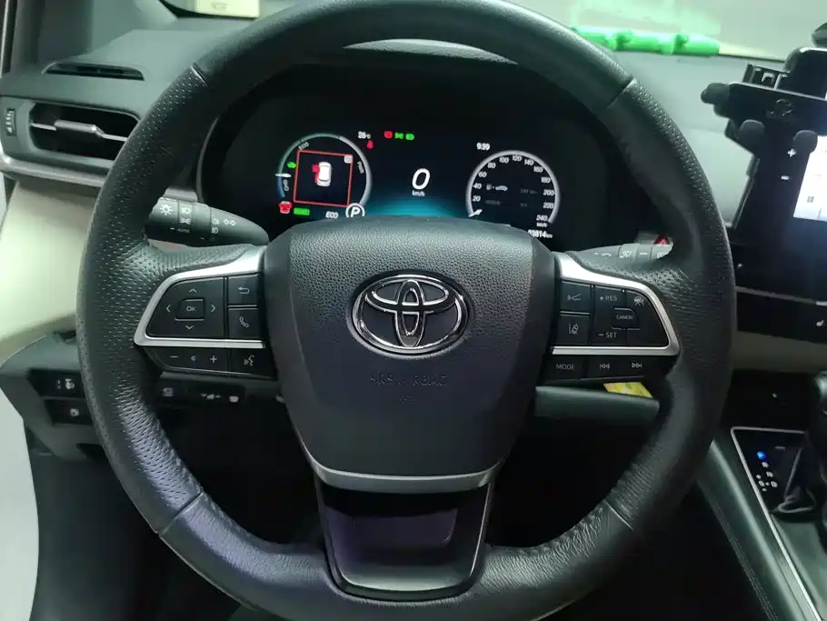 Toyota Granvia — миниатюра 15
