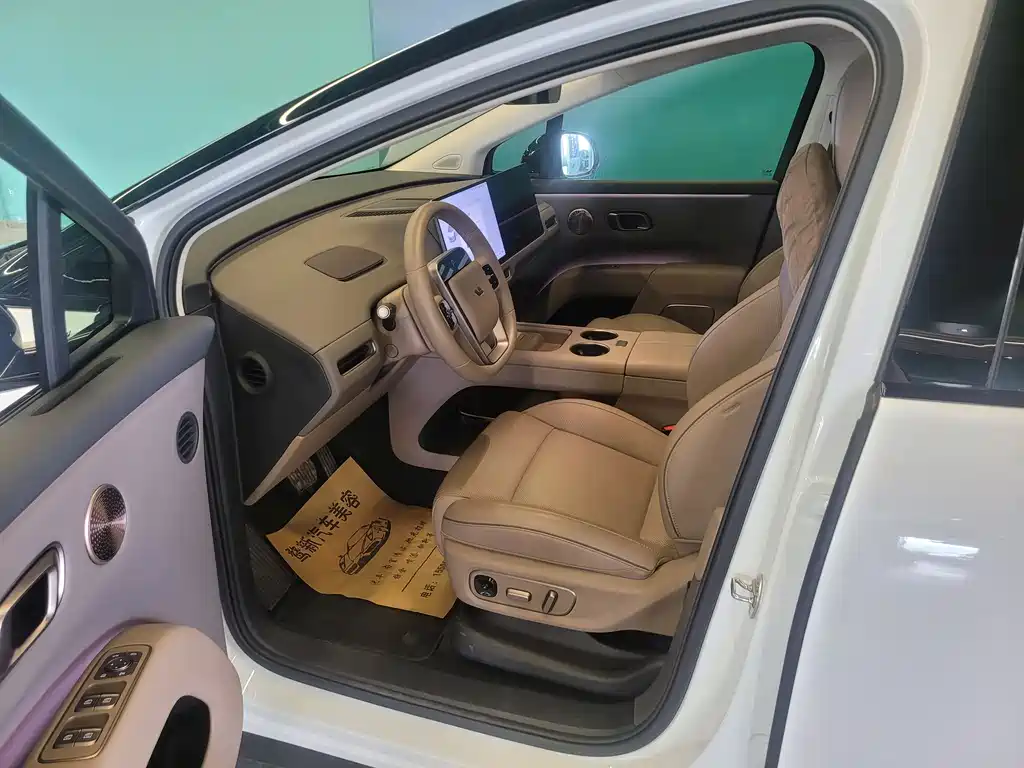 Li Auto i8 2025 Standard